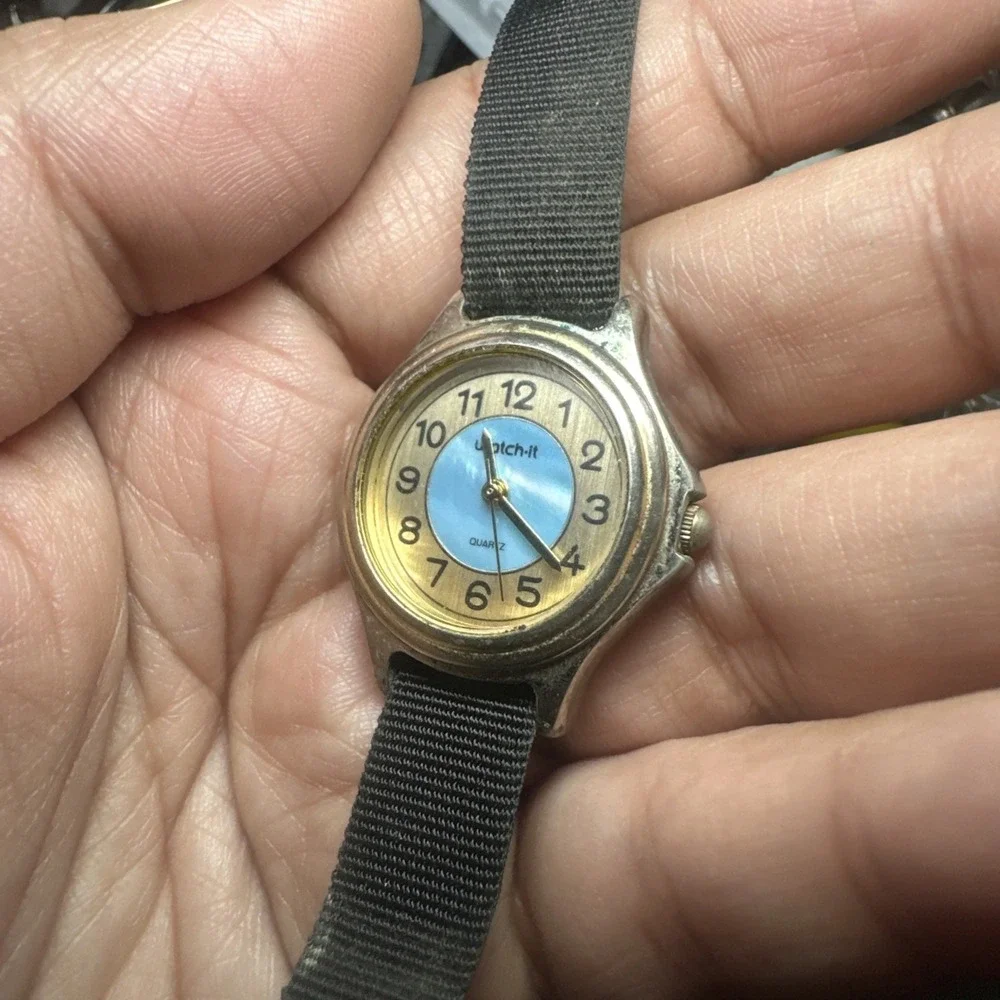 Working VTG Ladies Watch-It Silver Gold Tone Blue Gold Dial Analog Watch 27mm 7